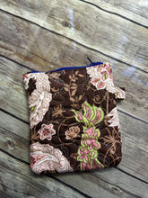 Load image into Gallery viewer, Yasso Frozen Greek Yogurt bars embroidered clutch bag