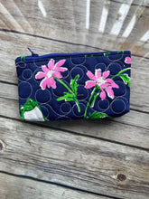 Load image into Gallery viewer, Mentos embroidered clutch bag