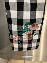 Load image into Gallery viewer, Over the door hanging towel. Cone flowers and Honeybee