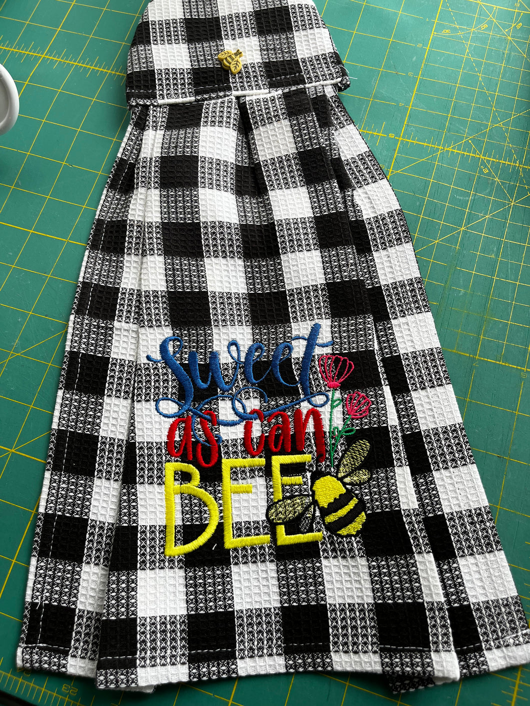 Over the door hanging towel. Sweet as can Bee!