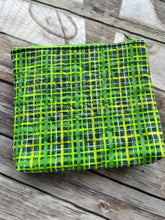 Load image into Gallery viewer, Shirley embroidered clutch bag
