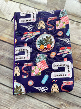Load image into Gallery viewer, Rasin Brand Crunch embroidered clutch bag
