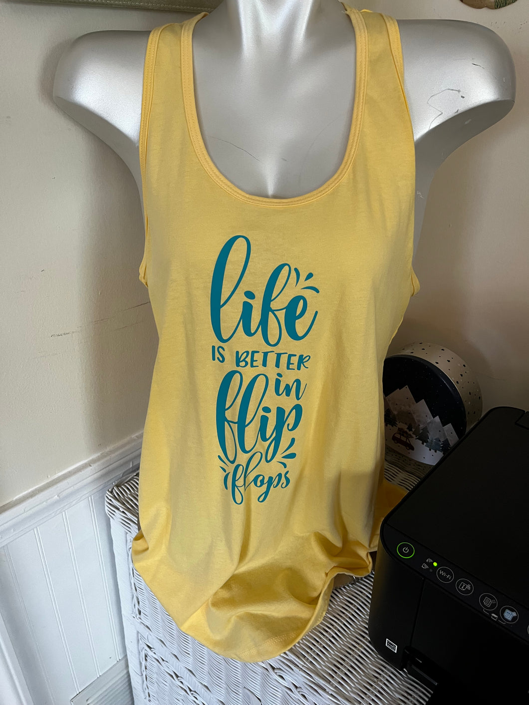 Sleeveless Racer Back Tee in size XXL  Life is Better in Flip Flops