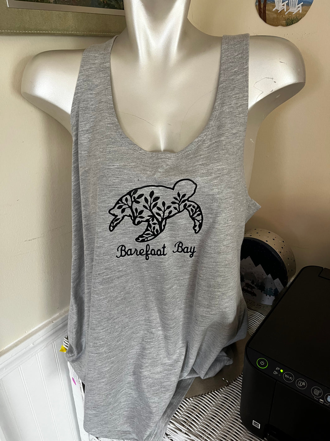 Sleeveless Racer Back Tee in size XL Barefoot Bay with Turtle