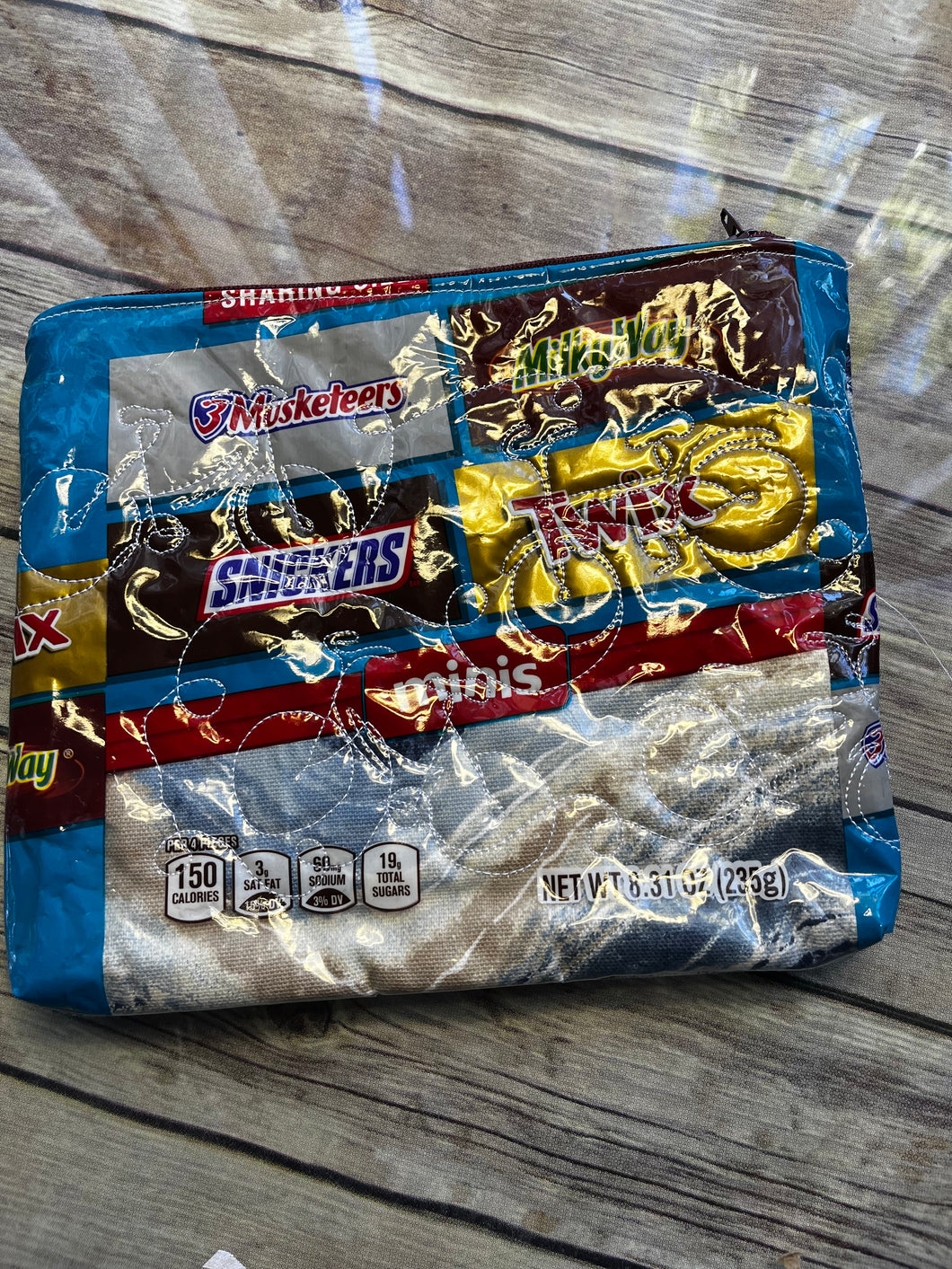 Variety bag embroidered clutch bag