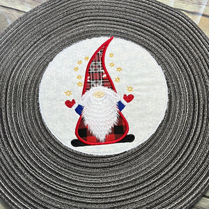 Round 15" placemat embroidered with appliqued gnome
