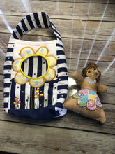 Load image into Gallery viewer, Little gals totebag with dolly included
