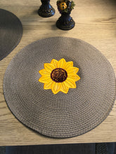 Load image into Gallery viewer, Sunflower placemat
