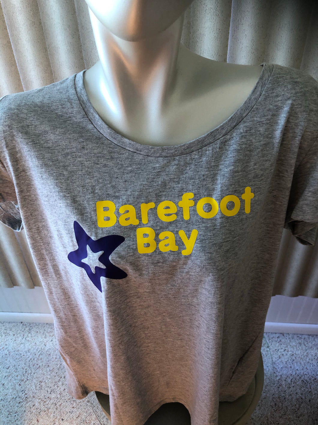 Barefoot Bay Ladies XL  scoop neck